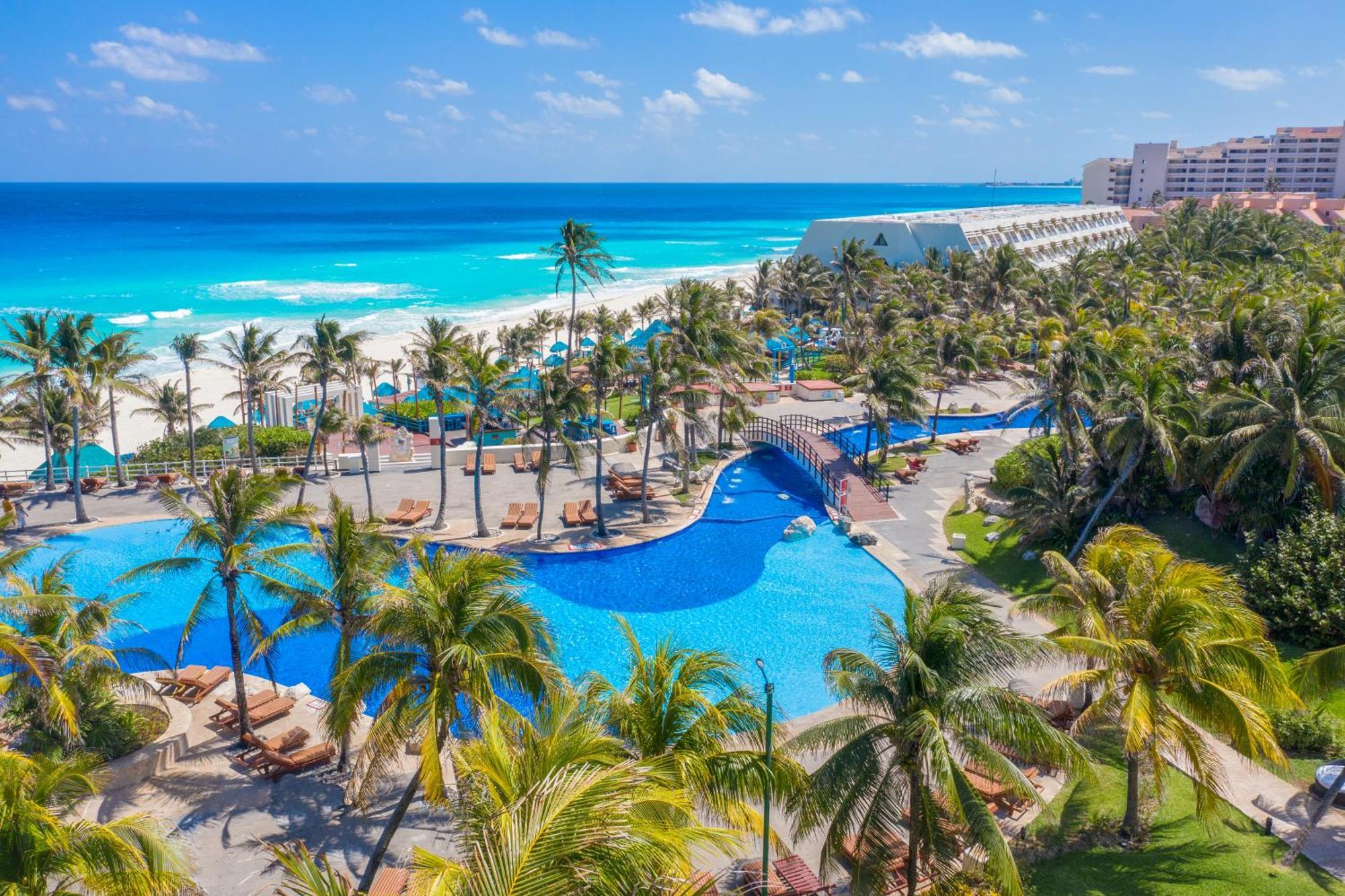 The Pyramid Cancun By Oasis Hotel Екстериор снимка