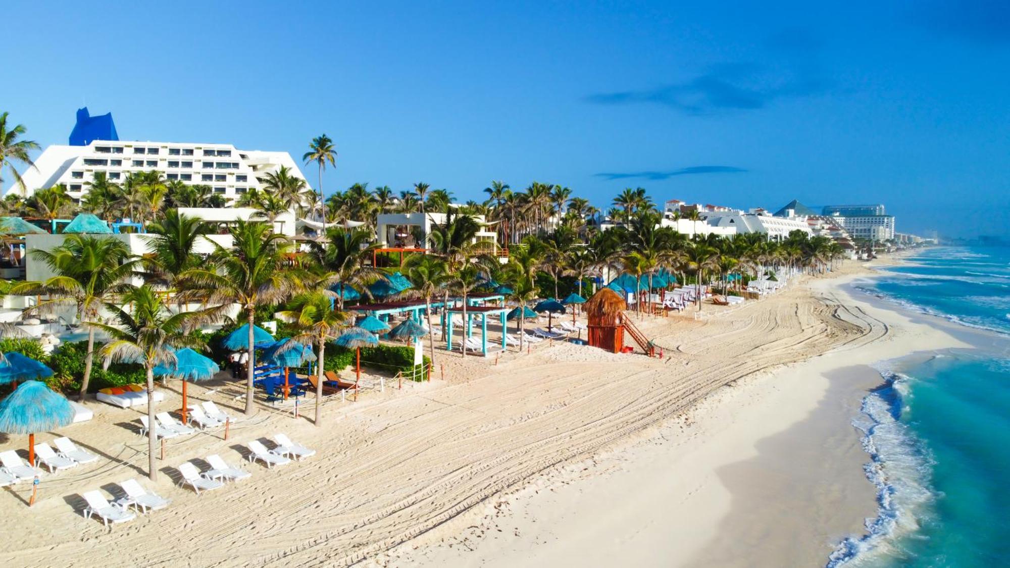 The Pyramid Cancun By Oasis Hotel Екстериор снимка